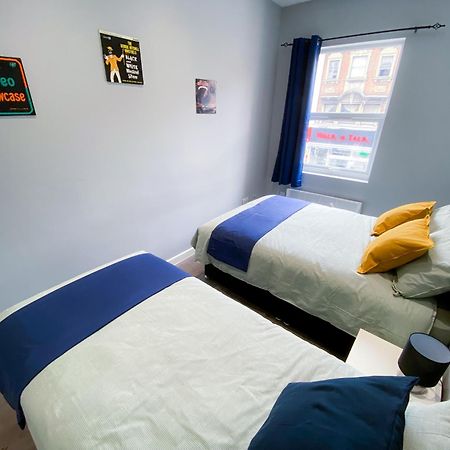 Modern 1 Bedroom Flat In Wood Green 런던 외부 사진