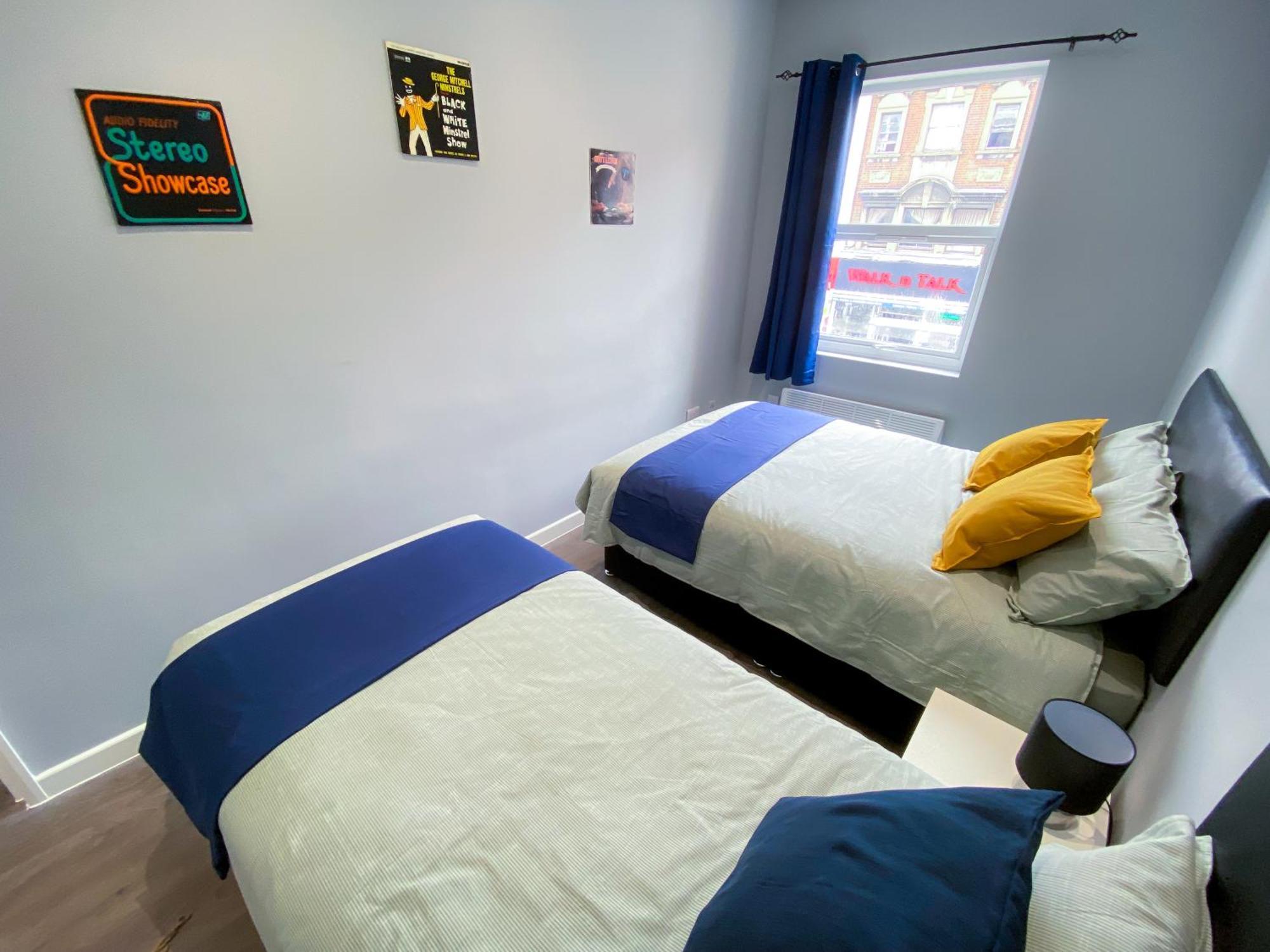 Modern 1 Bedroom Flat In Wood Green 런던 외부 사진