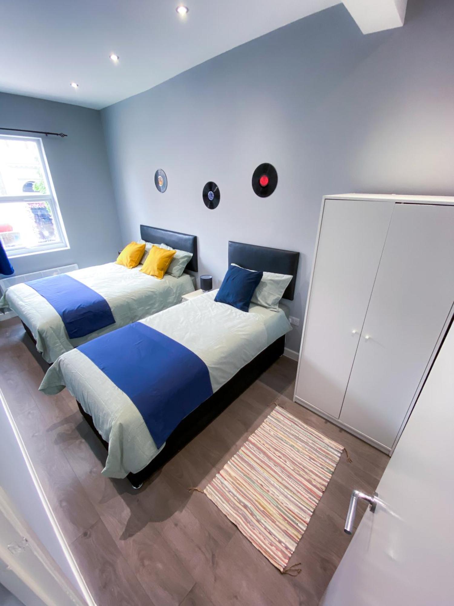 Modern 1 Bedroom Flat In Wood Green 런던 외부 사진