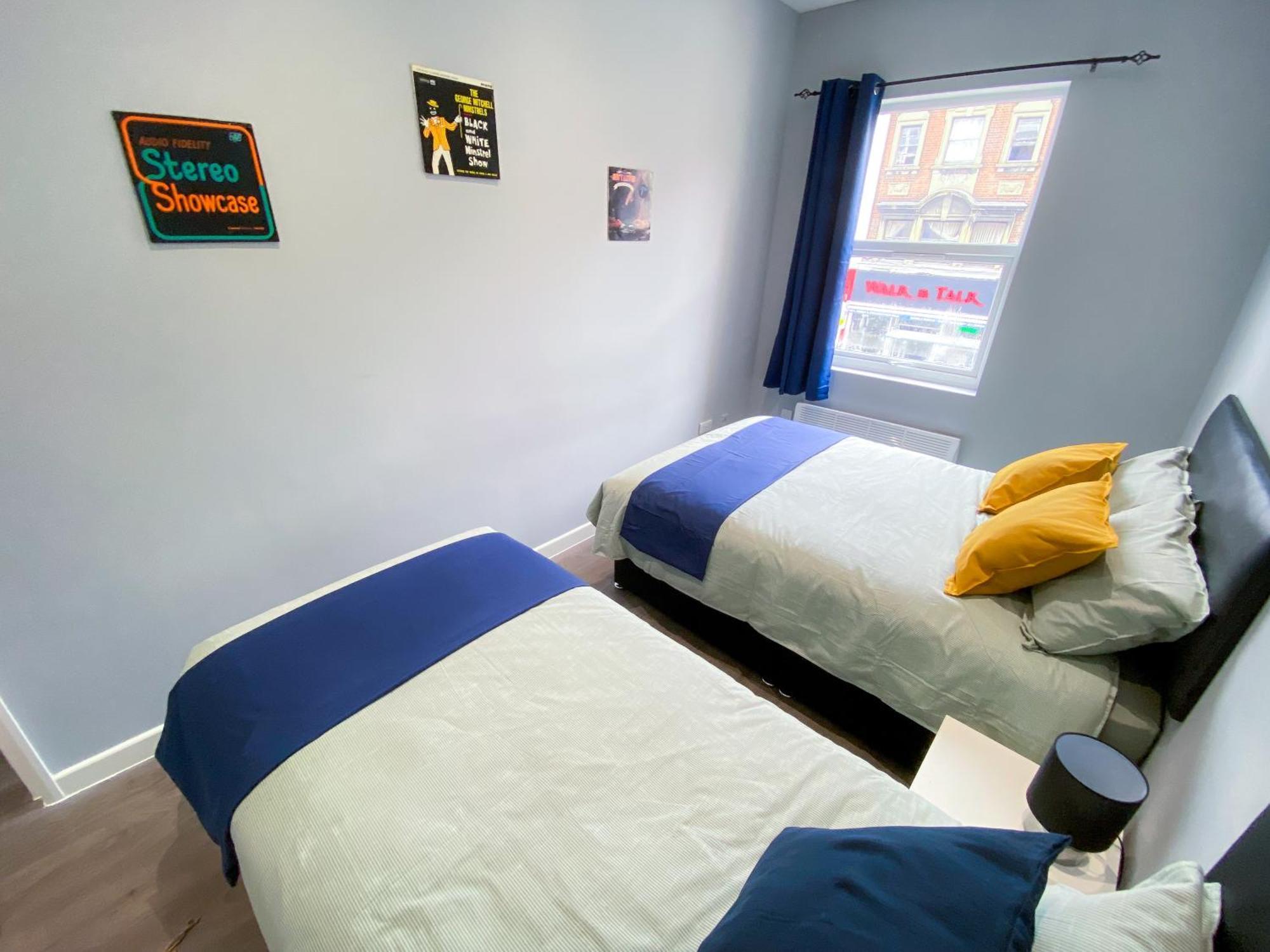 Modern 1 Bedroom Flat In Wood Green 런던 외부 사진